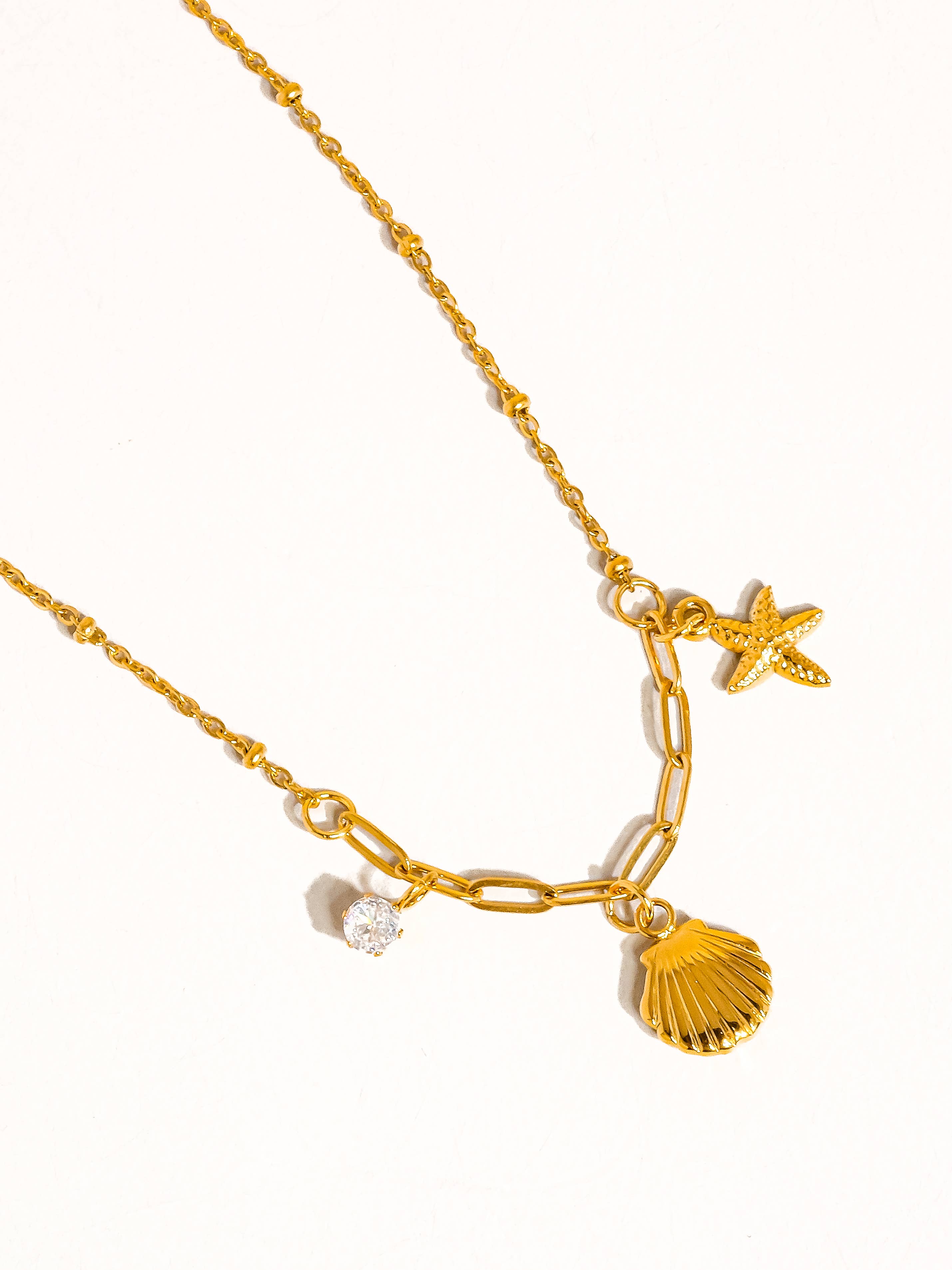 Flânerie by MAIQ - Roshell 18K Gold Non-Tarnish Shell and Start Necklace