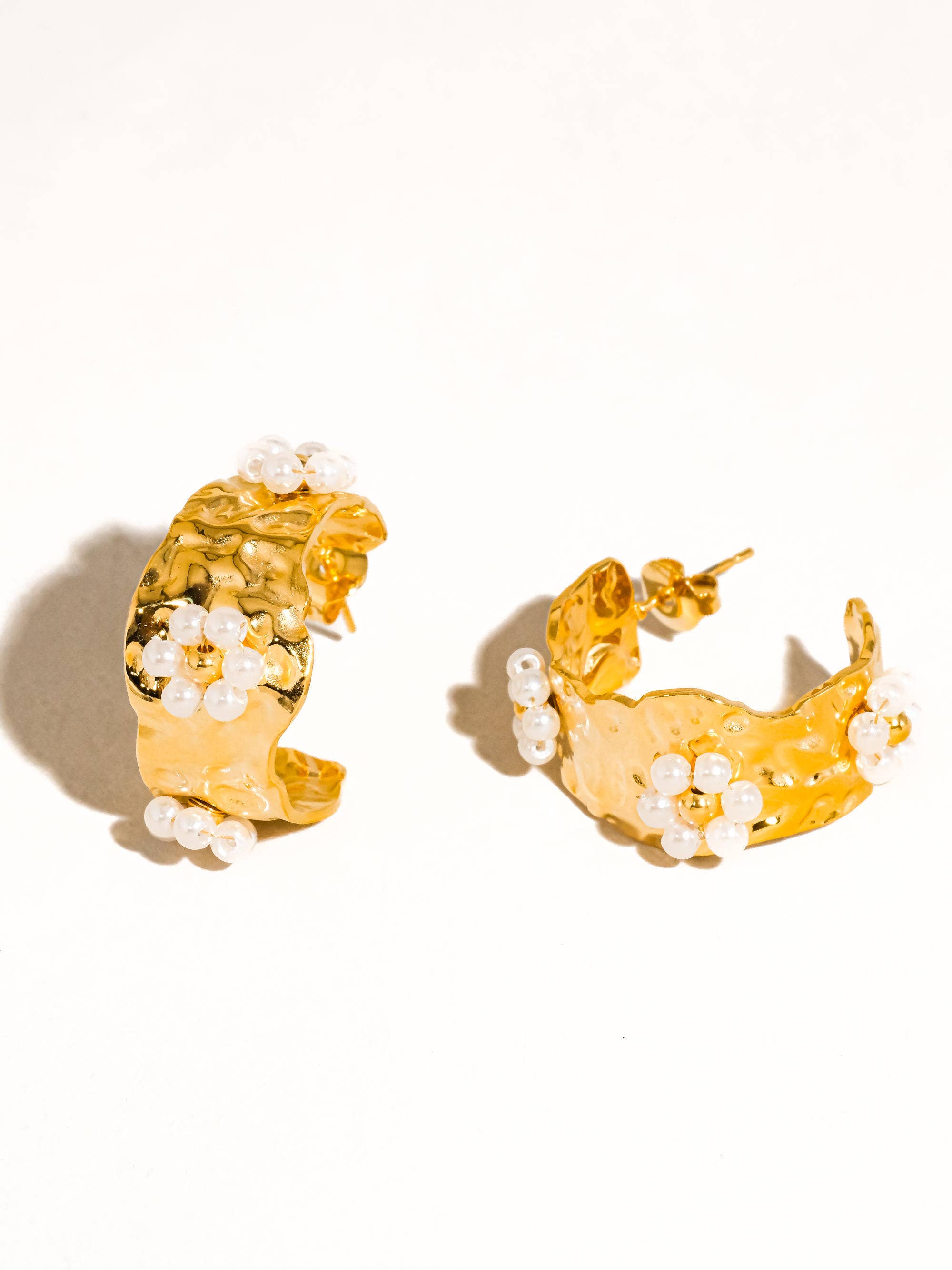 Flânerie by MAIQ - Charme 18K Gold Non-Tarnish Vintage Floral Hoop Earring