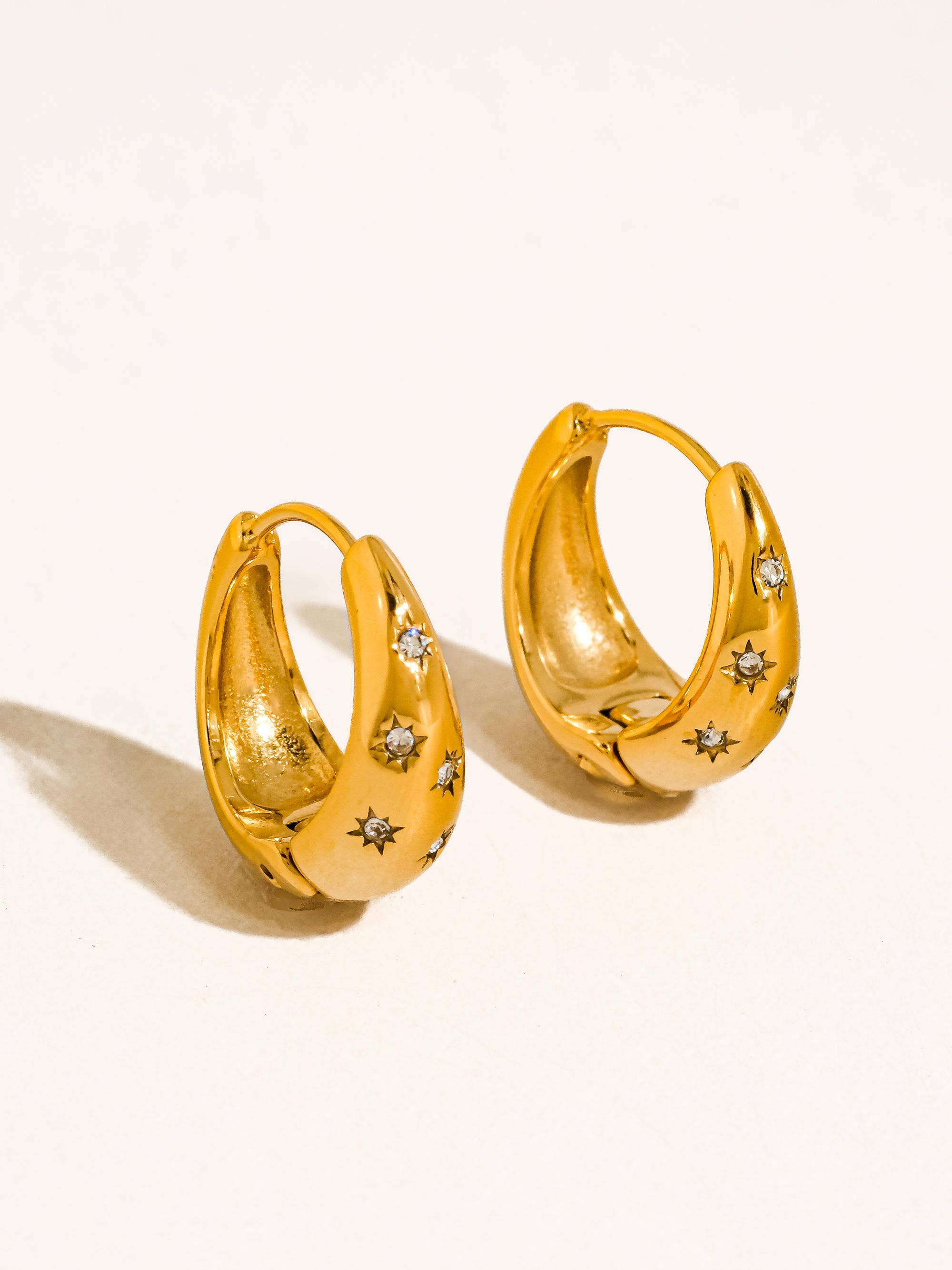 Flânerie by MAIQ - Solira 18K Gold Non-Tarnish Star Hoop Earring