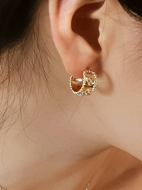 Flânerie by MAIQ - Ismaël 18K Gold Vintage Floral Hoop Earring