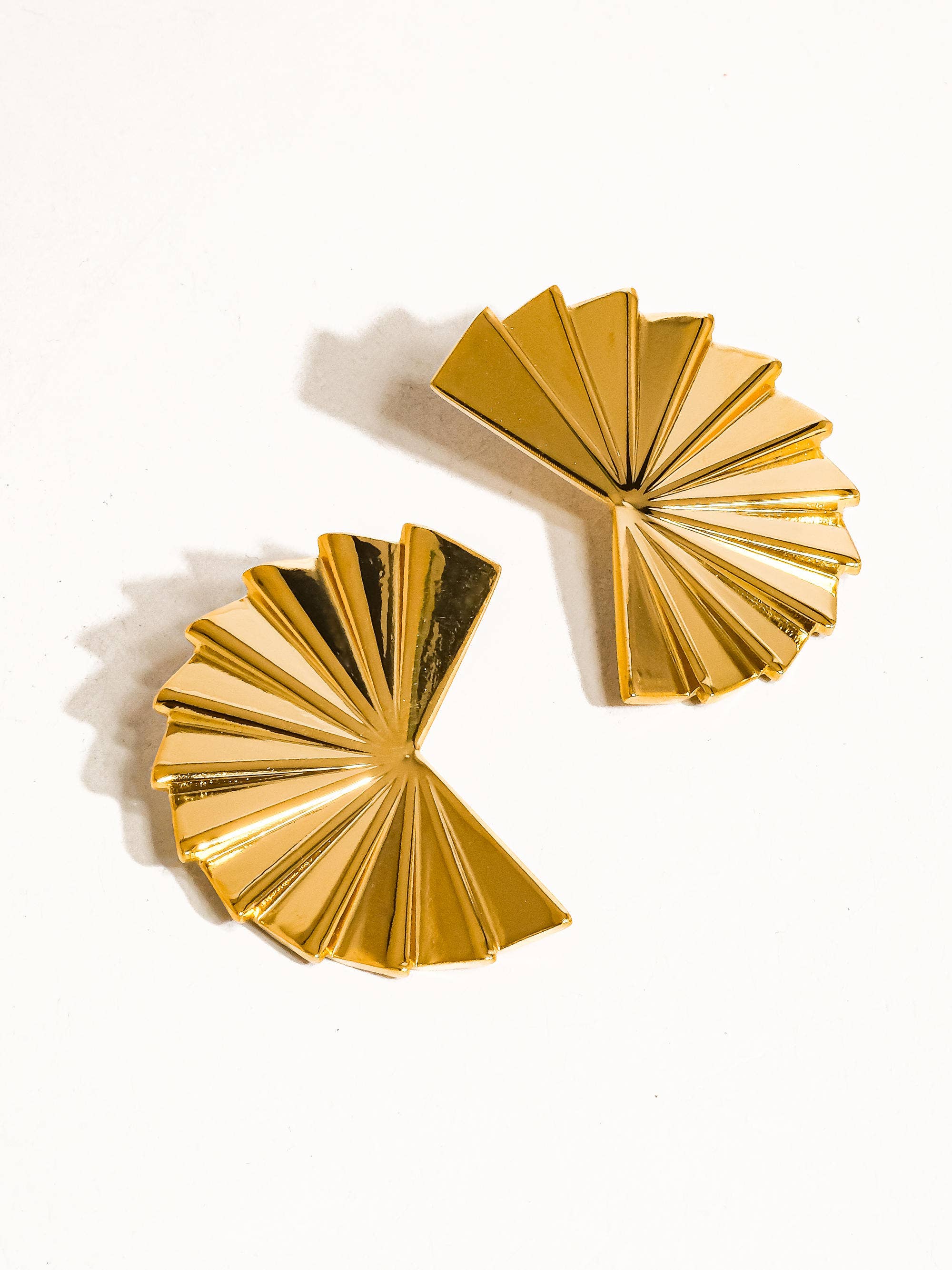 Flânerie by MAIQ - Soline 18K Gold Non-Tarnish Folded Fan Earring