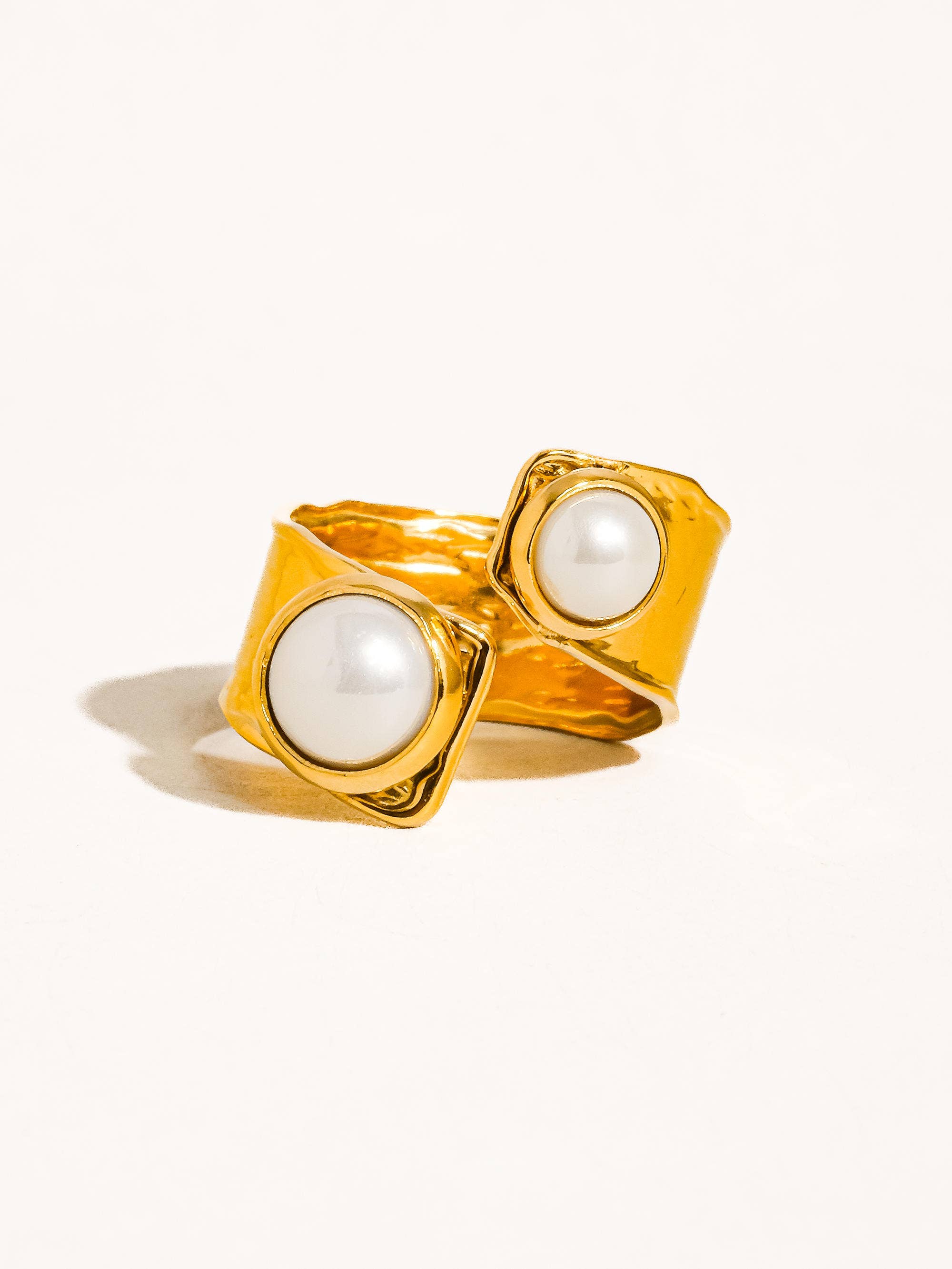Flânerie by MAIQ - Chœur 18K Gold Non-Tarnish Pearl Abstract Ring