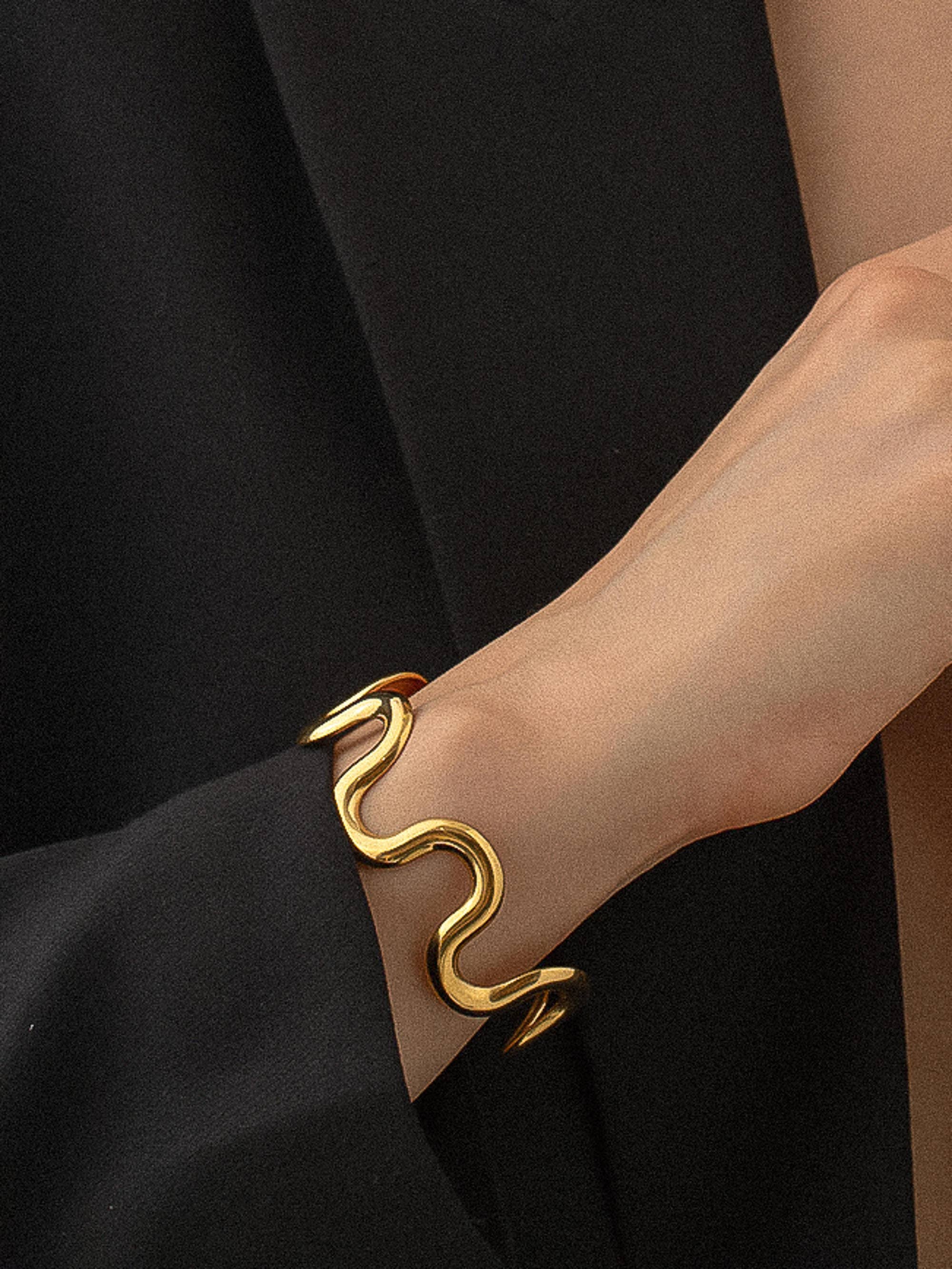 Flânerie by MAIQ - Félix 18K Gold Non-Tarnish Wavy Bold Statement Bracelet