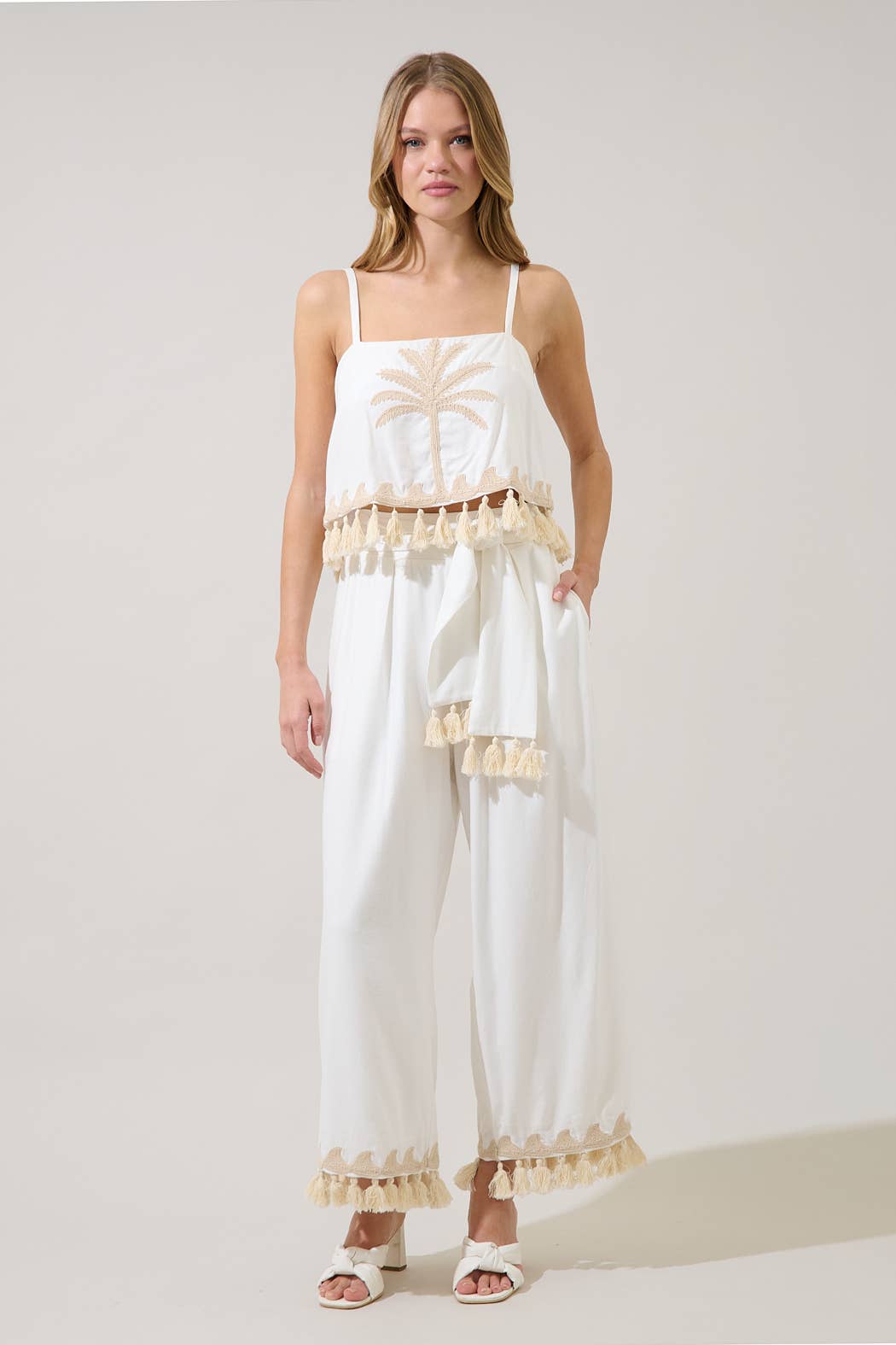 Sugarlips - Biela Palm Tassel Trim Crop Top