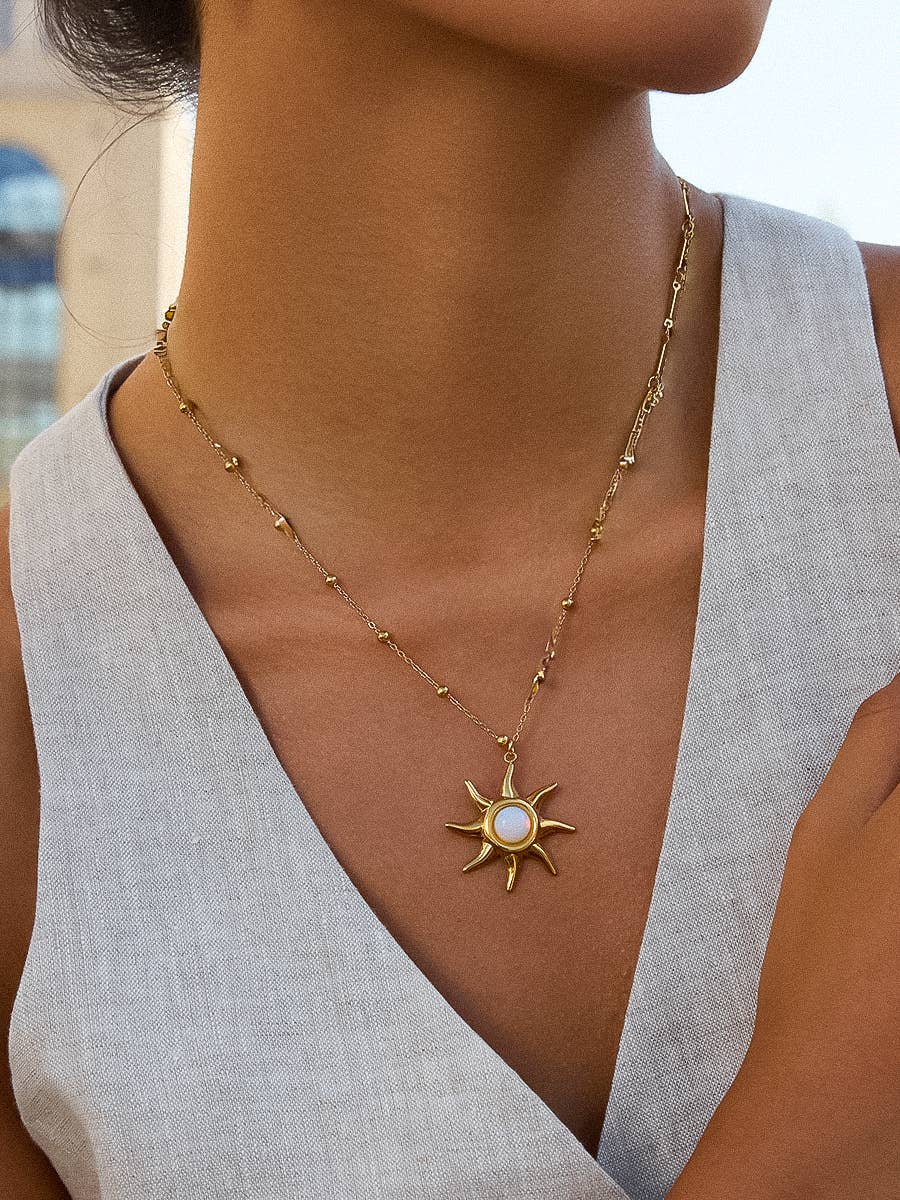Flânerie by MAIQ - Astoria 18K Gold Non-Tarnish Sun Pendant Chain Necklace