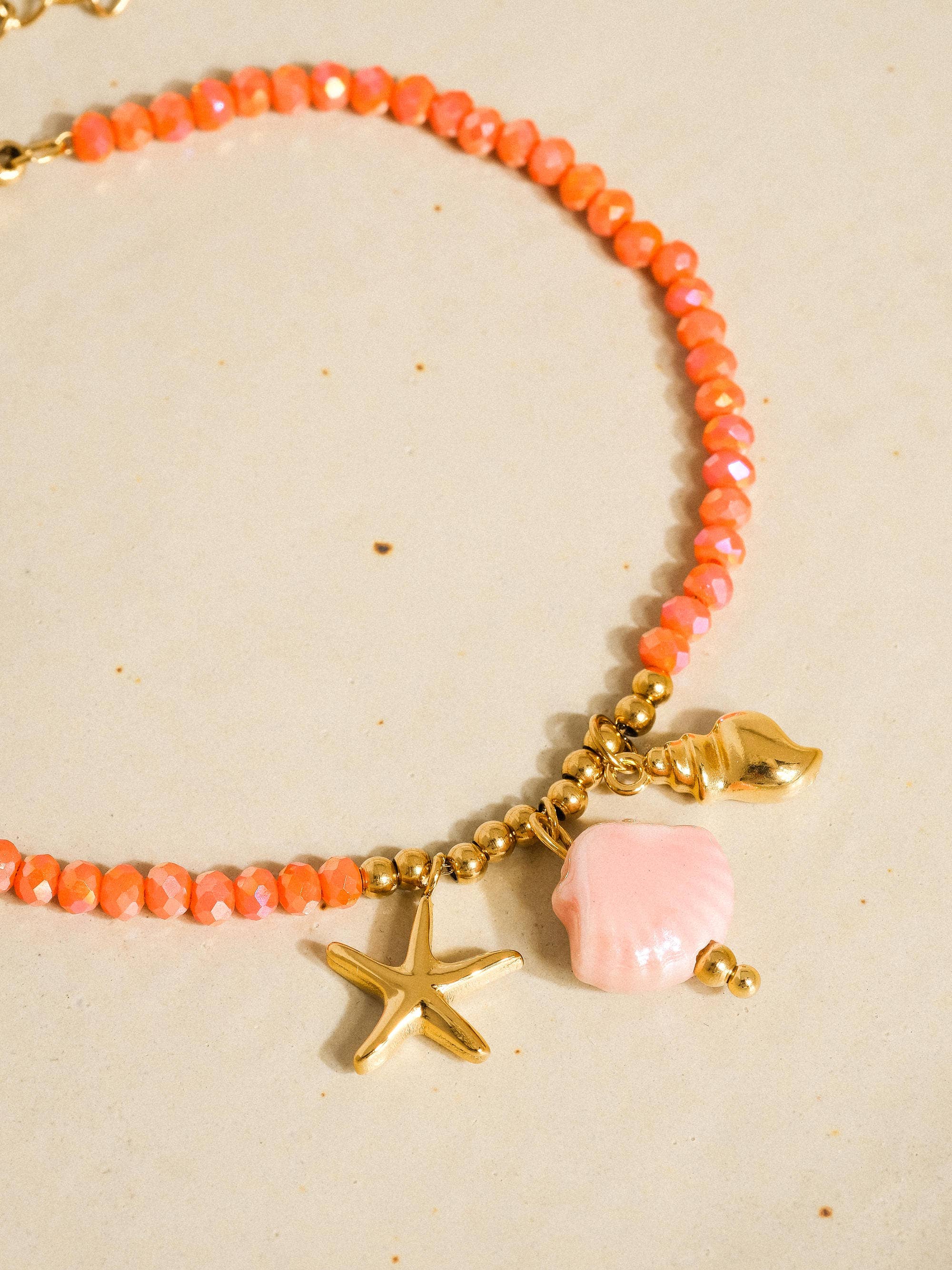 Flânerie by MAIQ - Fawn 18K Gold Non-Tarnish Shells and Star Beaded Bracelet