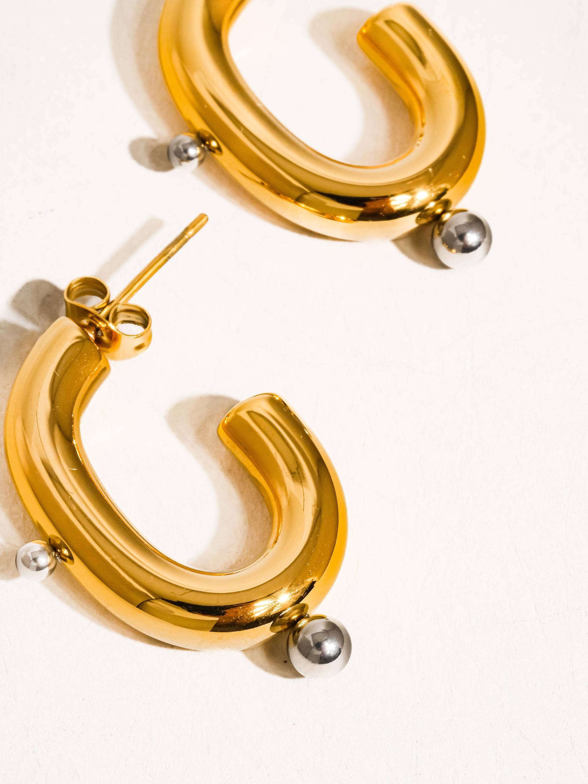 Flânerie by MAIQ - Alsace 18K Gold Non-Tarnish Two Toned C Hoop Earring