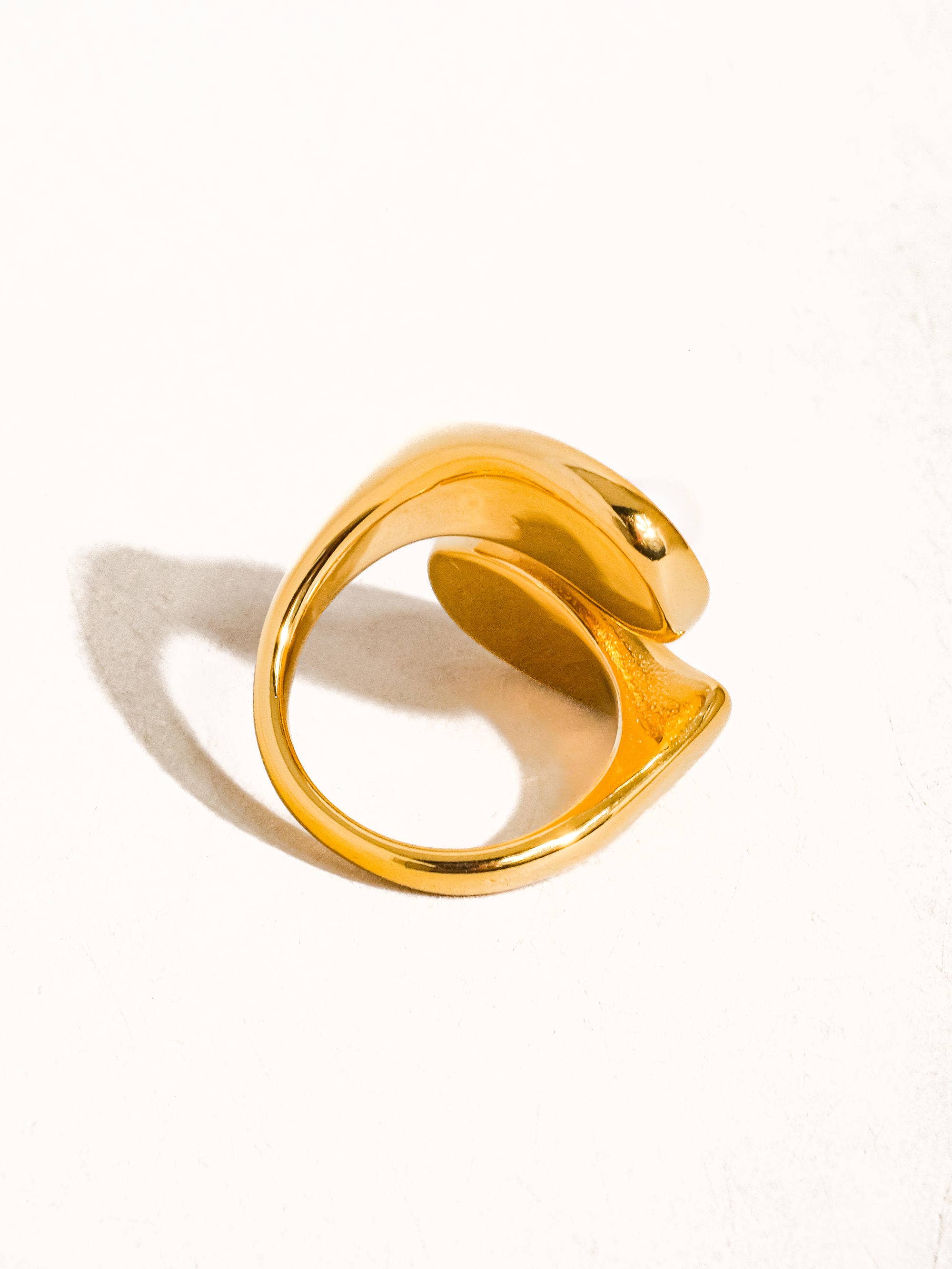 Flânerie by MAIQ - Sloan 18K Gold Non-Tarnish Pearl Wavy Ring