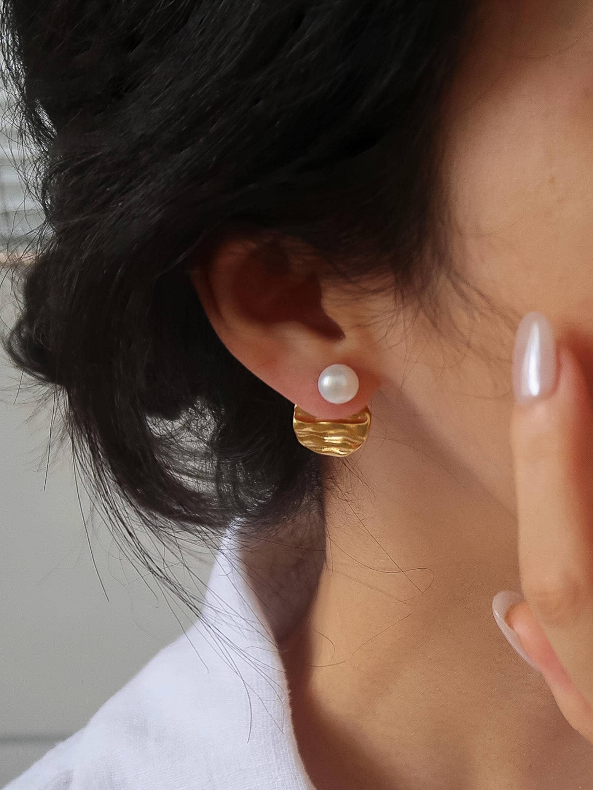 Flânerie by MAIQ - Laurelle 18K Gold Non-Tarnish Textured Pearl Stud Earrings