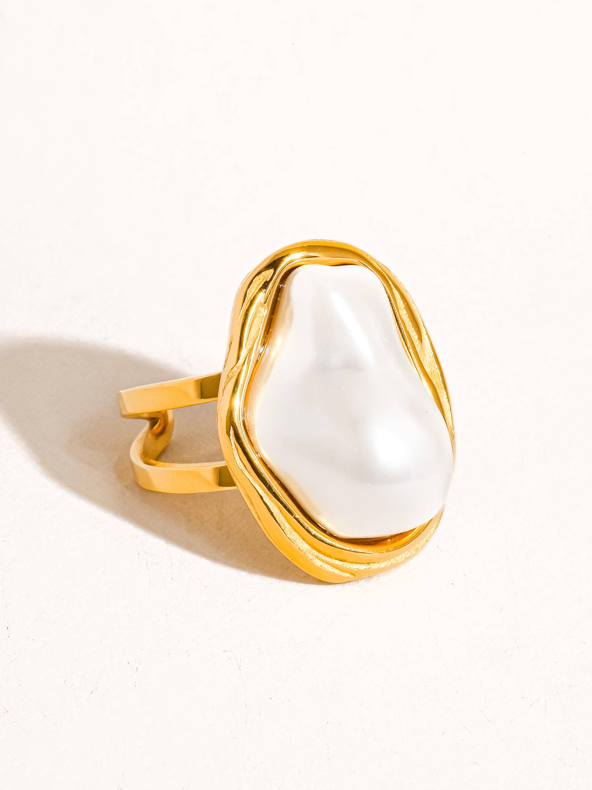 Flânerie by MAIQ - Cameron 18K Gold Non-Tarnish Classic Pearl Round Ring