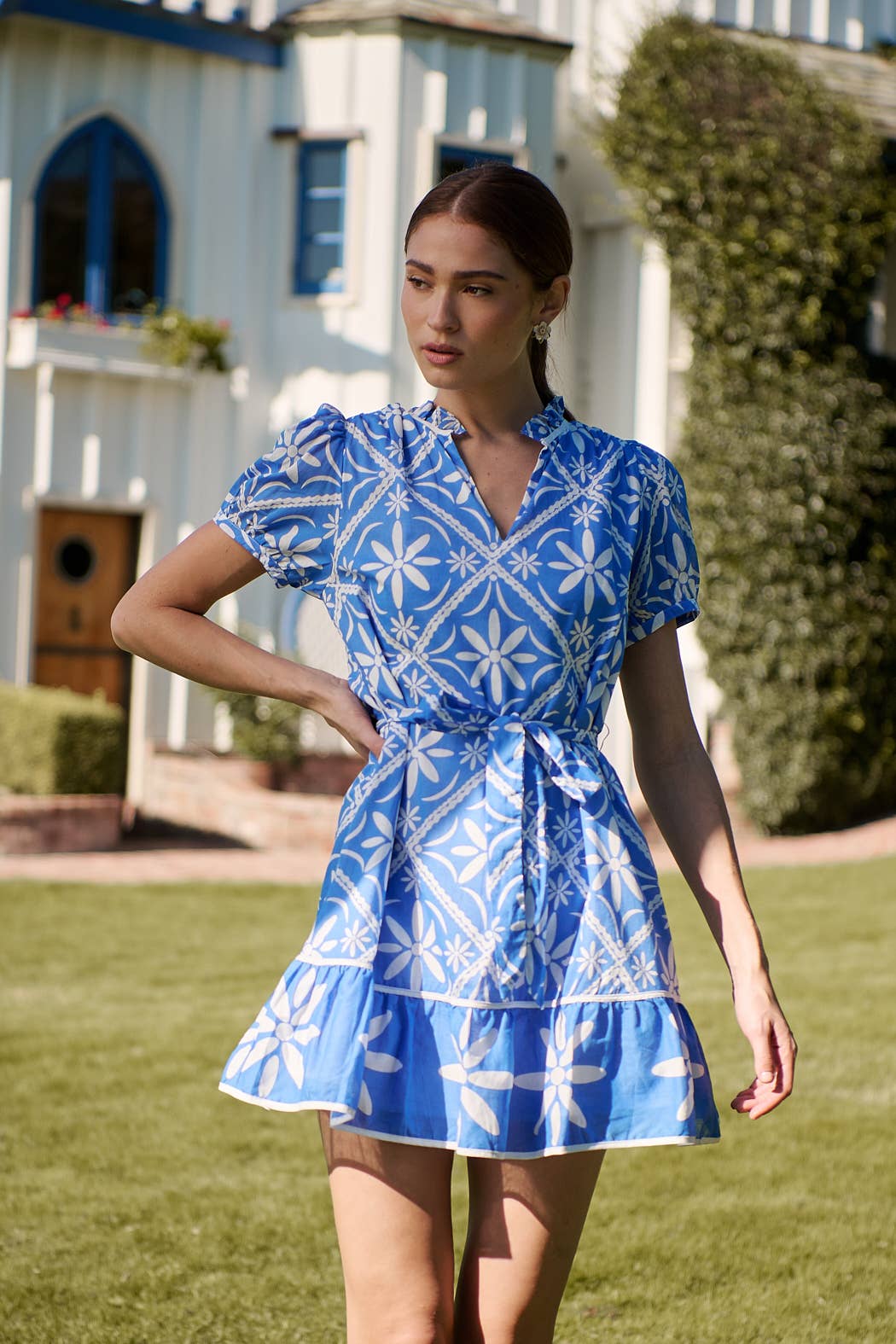 Sugarlips - Alexie Floral Susi Shift Mini Dress
