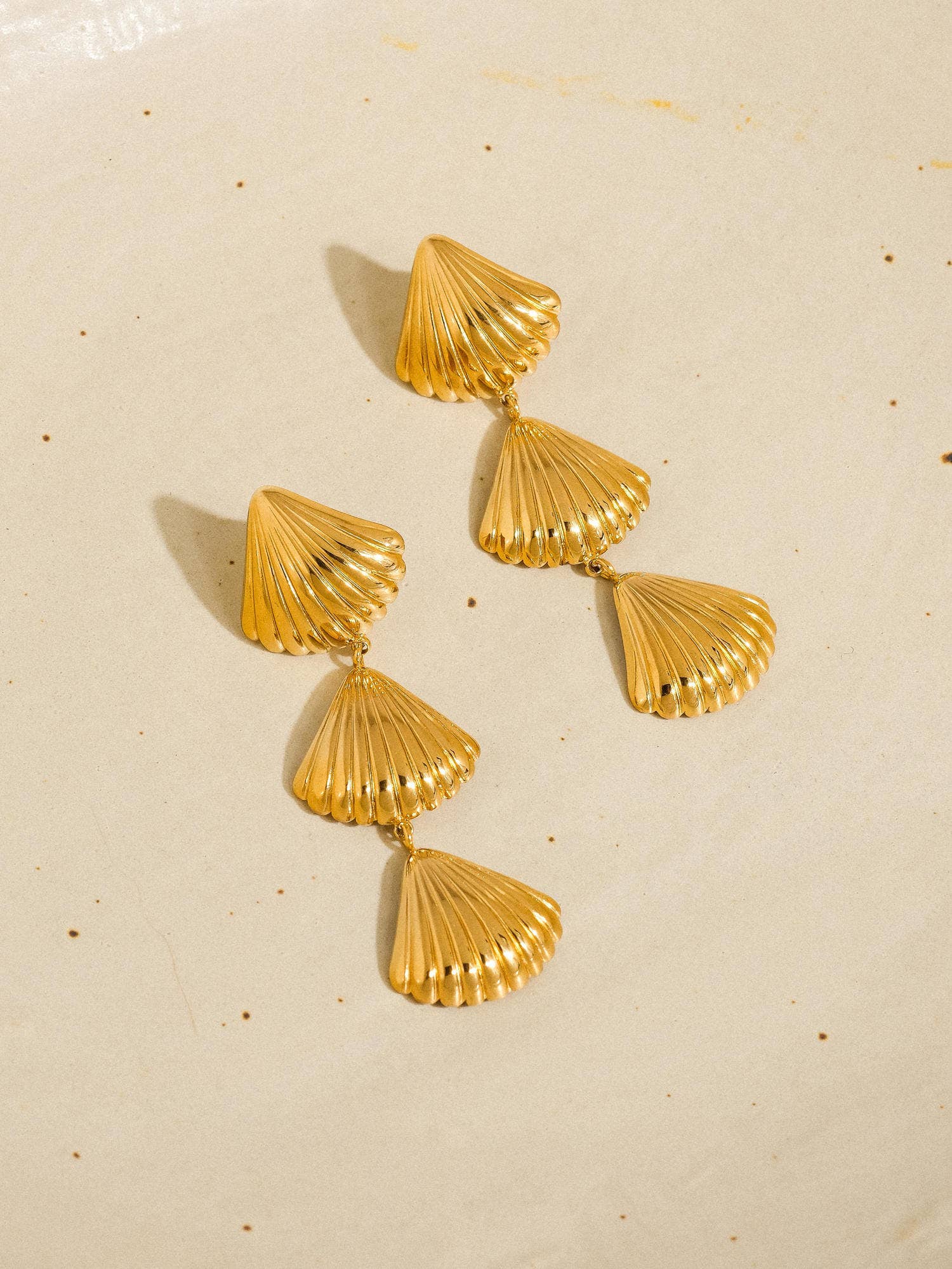 Flânerie by MAIQ - Lydie 18K Gold Non-Tarnish Layered Shell Drop Earring