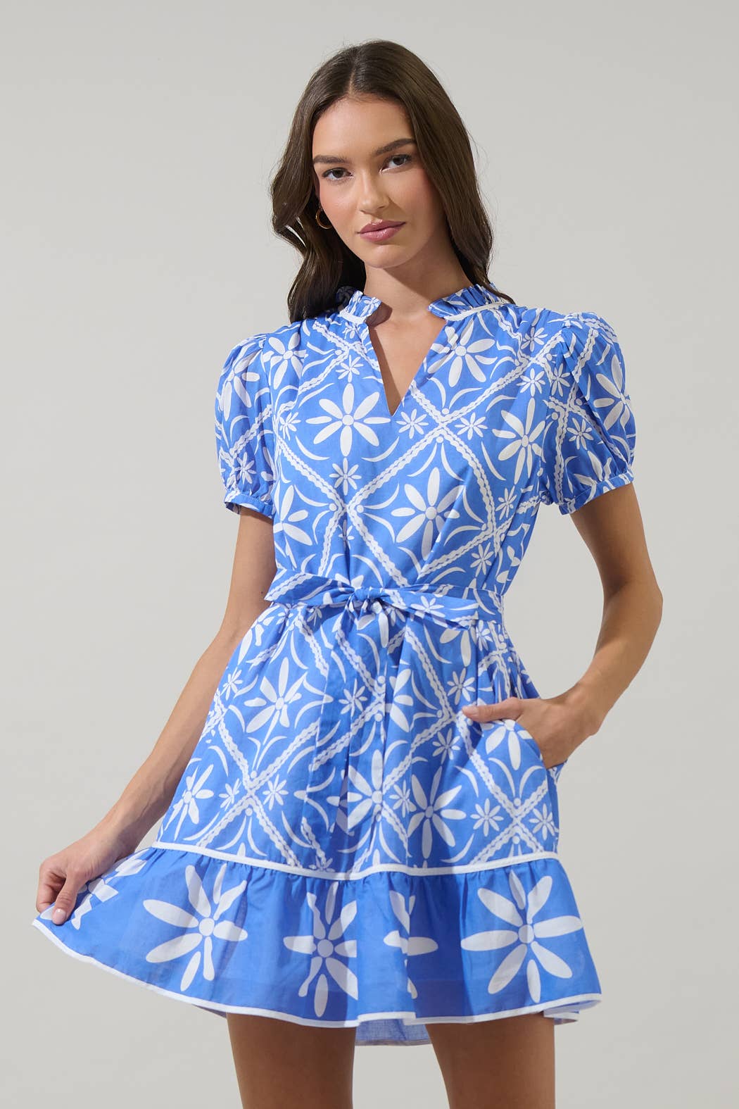 Sugarlips - Alexie Floral Susi Shift Mini Dress