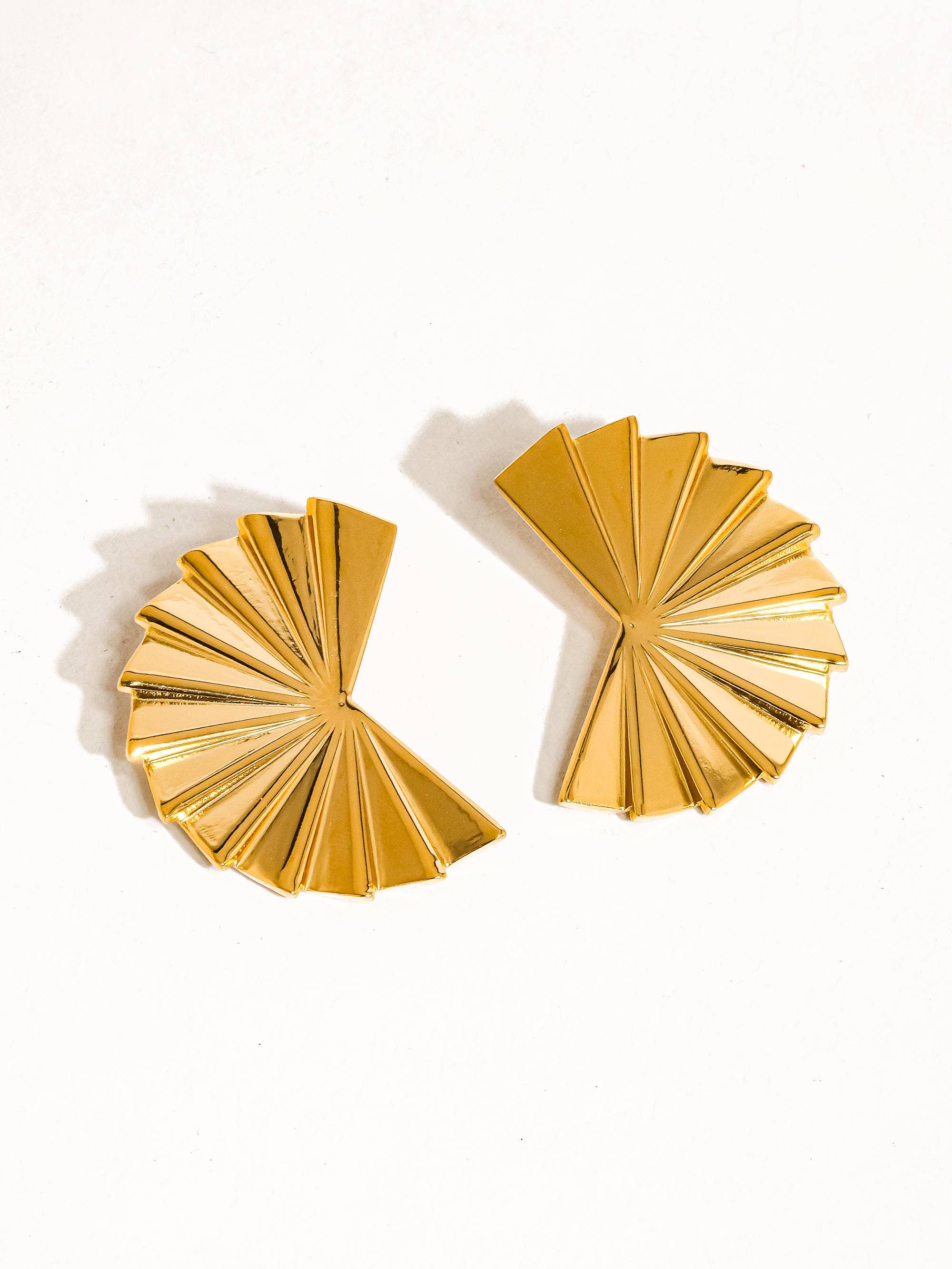 Flânerie by MAIQ - Soline 18K Gold Non-Tarnish Folded Fan Earring