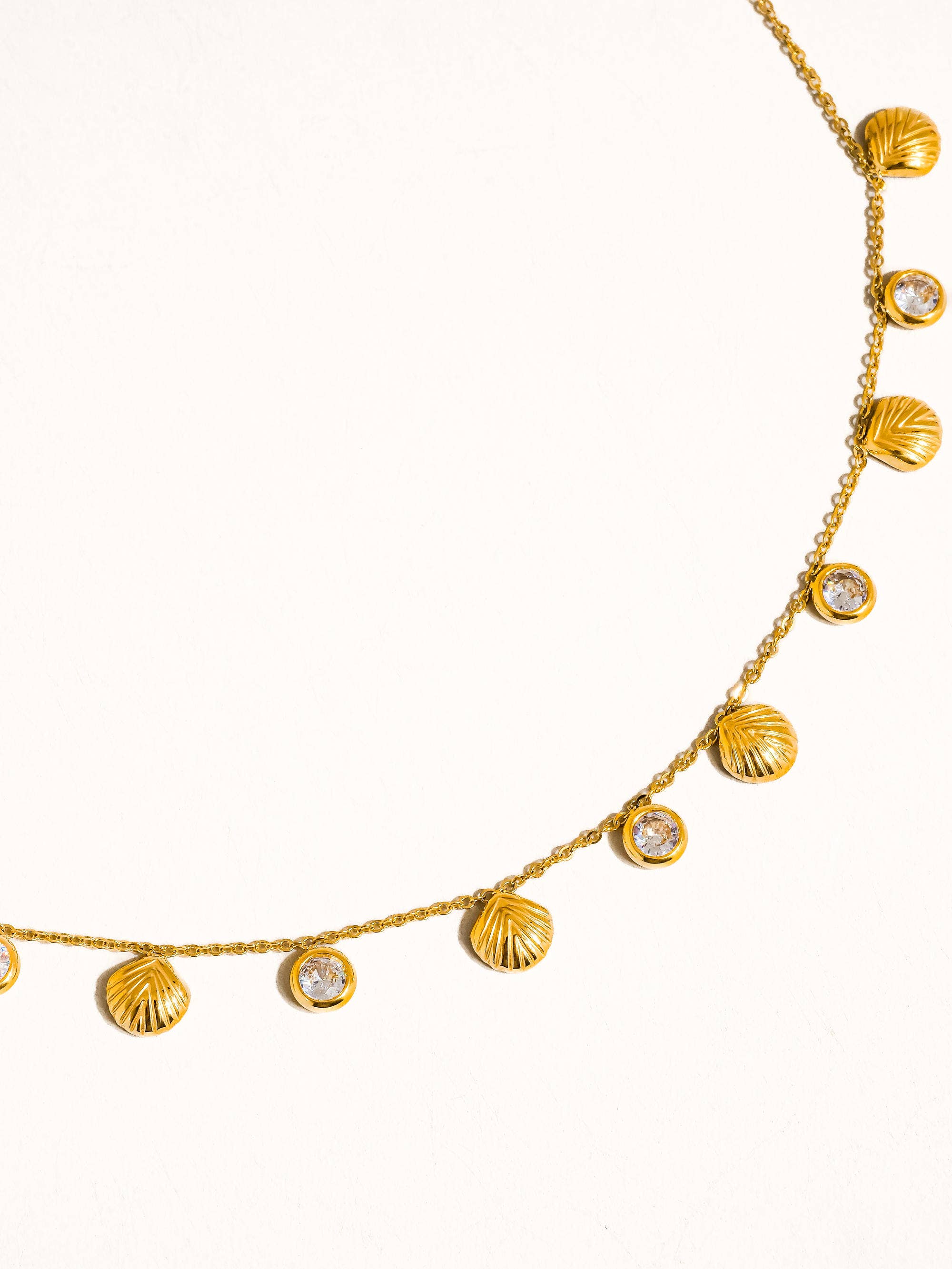 Flânerie by MAIQ - Sylvain 18K Gold Non-Tarnish CZ Shell Charm Necklace