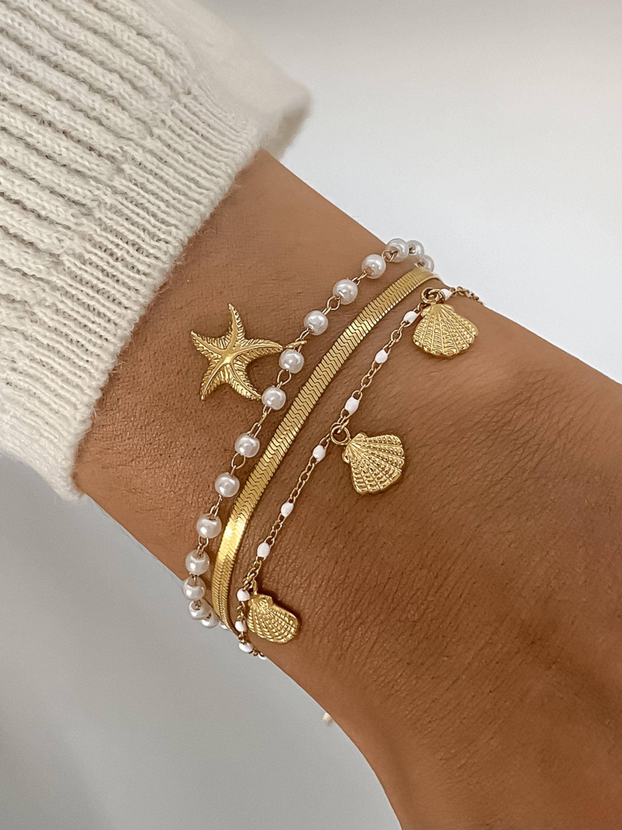 Flânerie by MAIQ -  Cassis 18K Gold Non-Tarnish Shell Pearl Bracelet Set