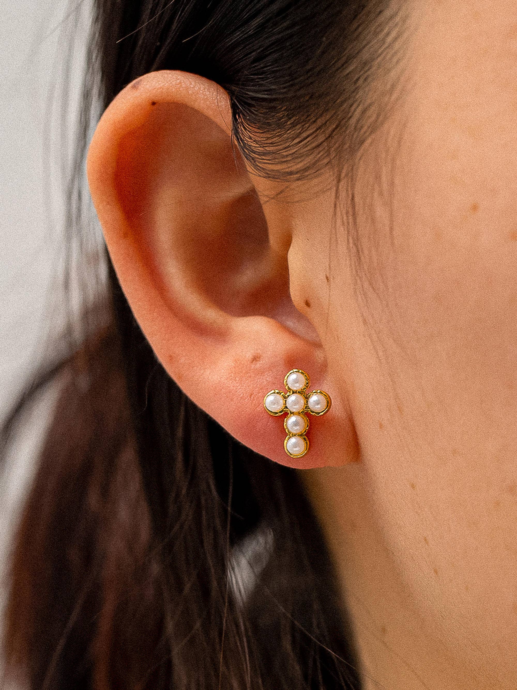 Flânerie by MAIQ - Telo 18K Non-Tarnish Pearl Cross Stud