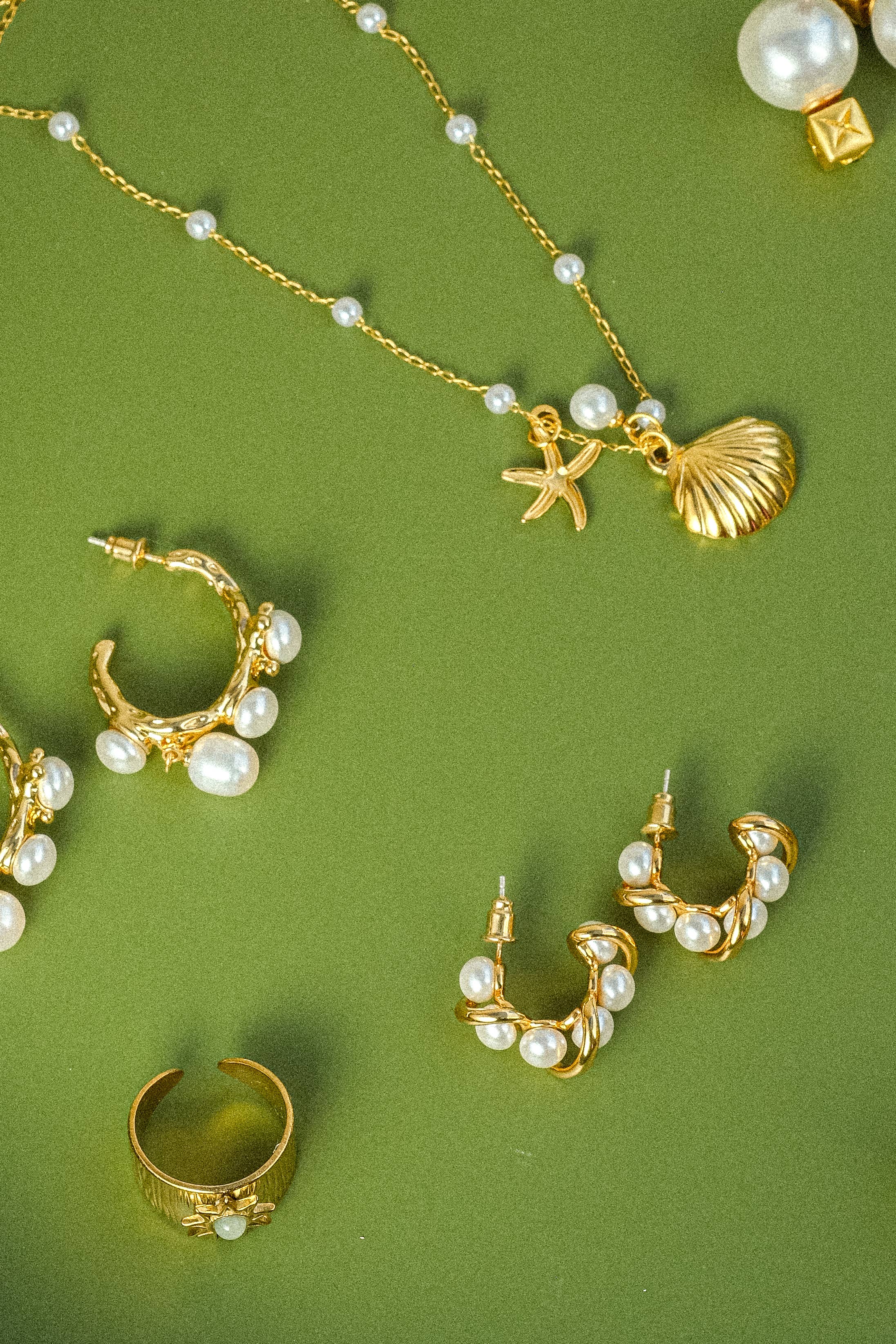 Flânerie by MAIQ - Capella 18K Gold Seashell & Sea Star Pearl Necklace