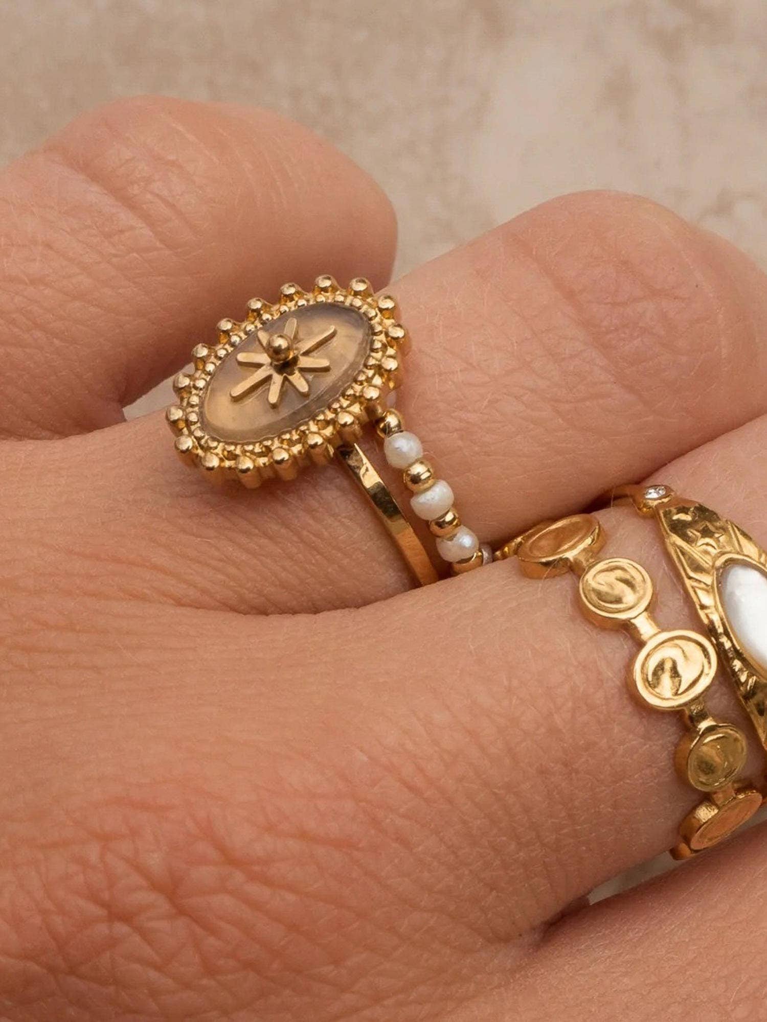 Flânerie by MAIQ - Gypsy Rose 14K Gold Adjustable Round Stone Ring