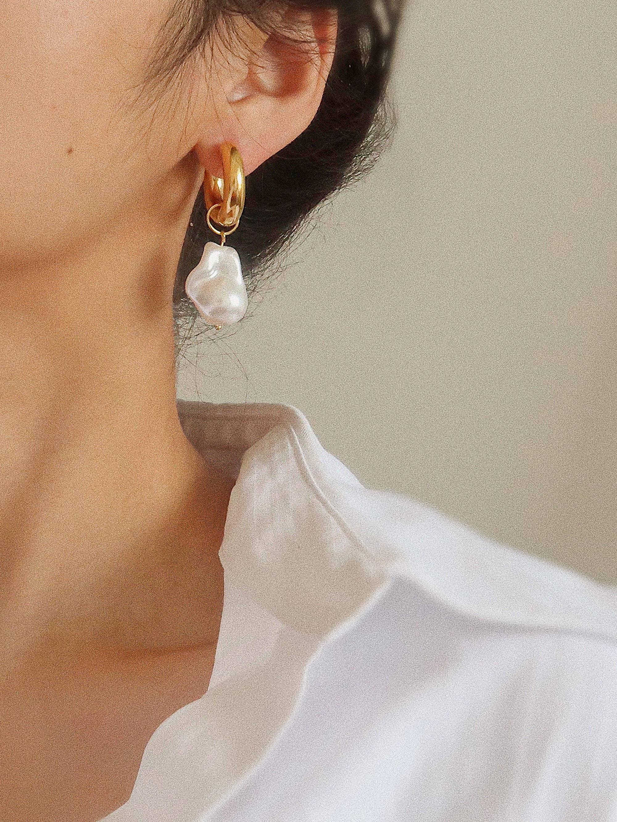 Flânerie by MAIQ - Oceana Gold Statement Large Pearl Earring