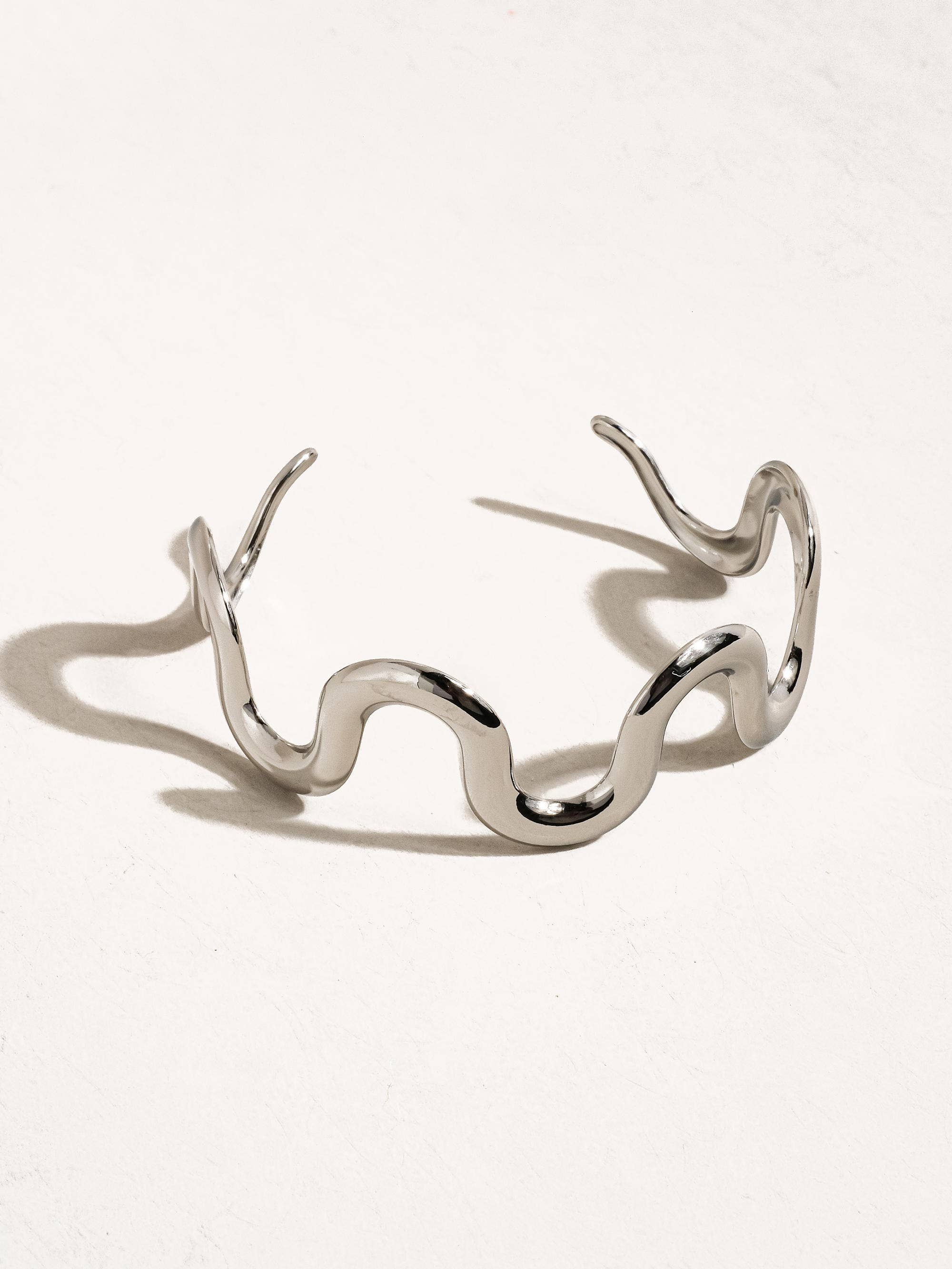 Flânerie by MAIQ - Félix 18K Gold Non-Tarnish Wavy Bold Statement Bracelet