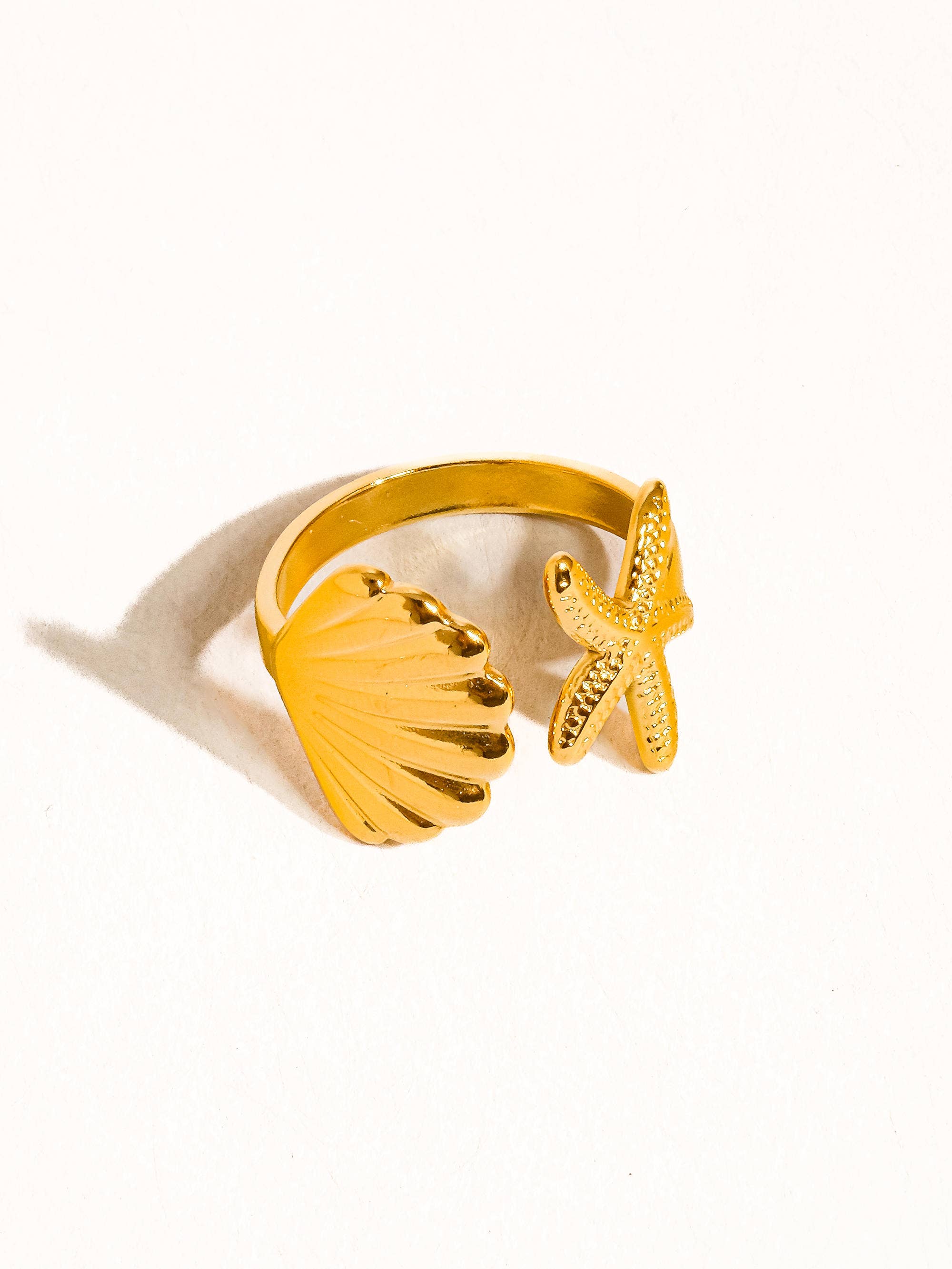 Flânerie by MAIQ - Étoilé 18K Gold Non-Tarnish Star and Shell Ring