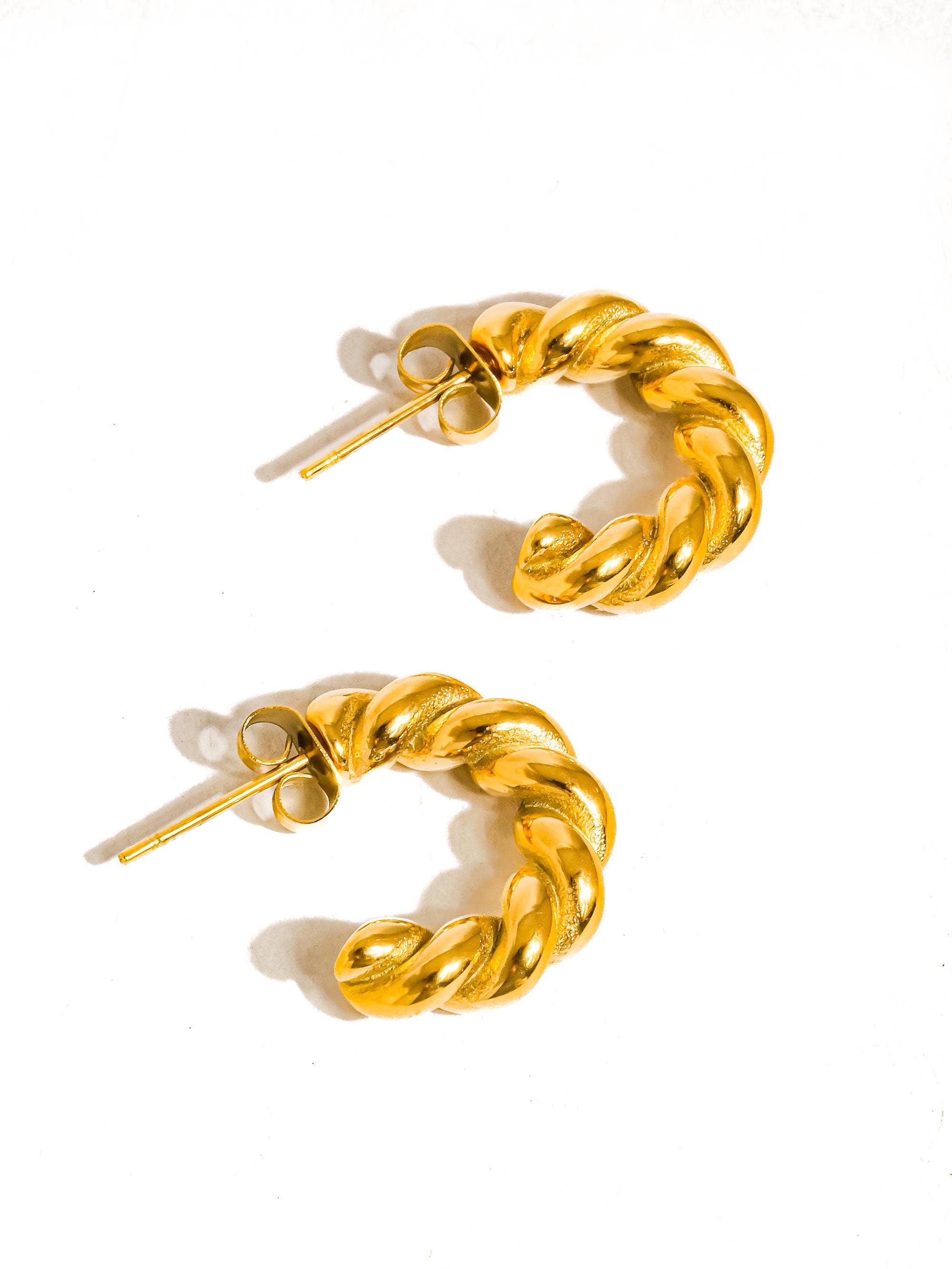 Flânerie by MAIQ - Brume 18K Gold Non-Tarnish Braided C Hoop Earring