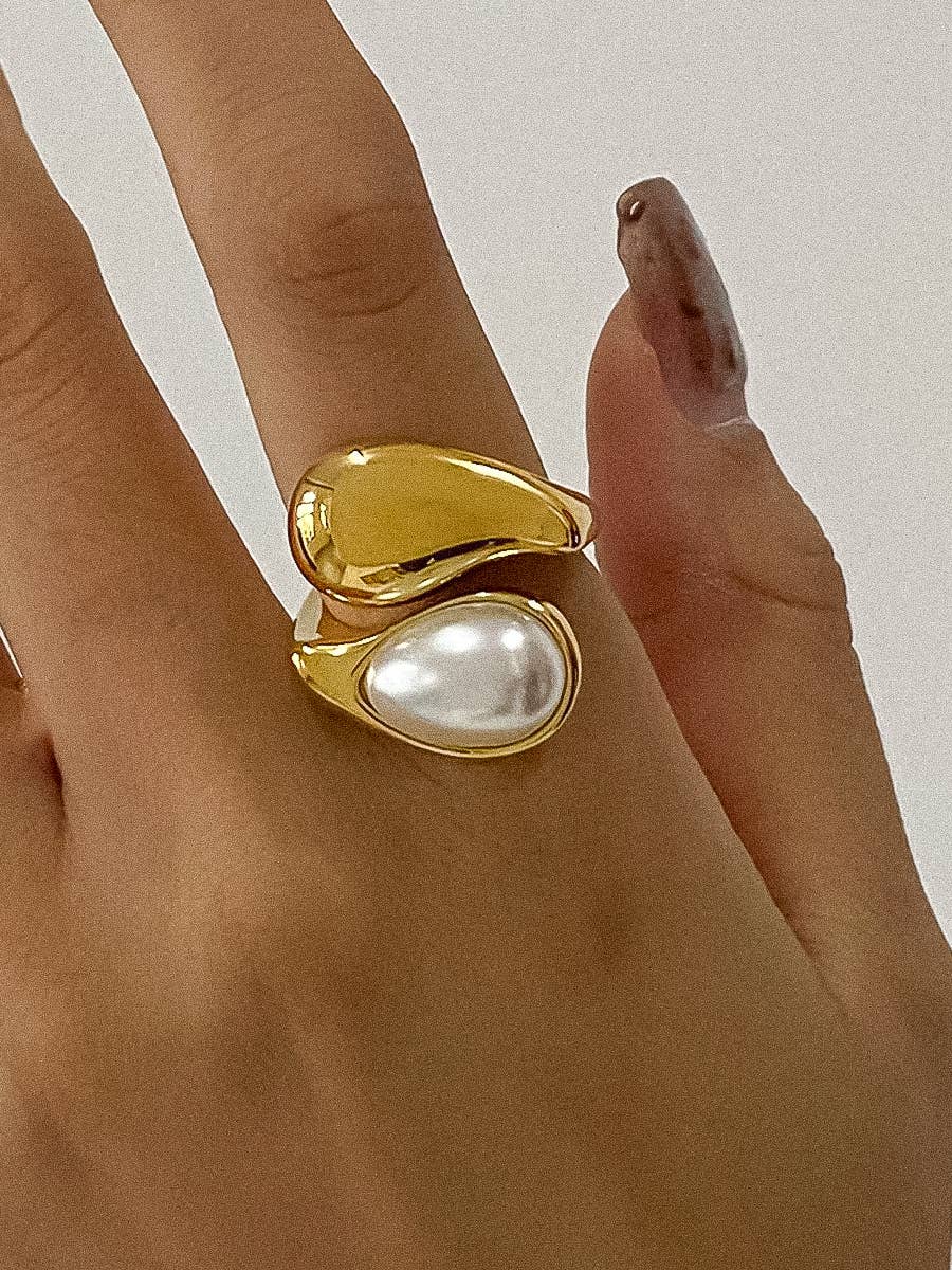 Flânerie by MAIQ - Sloan 18K Gold Non-Tarnish Pearl Wavy Ring