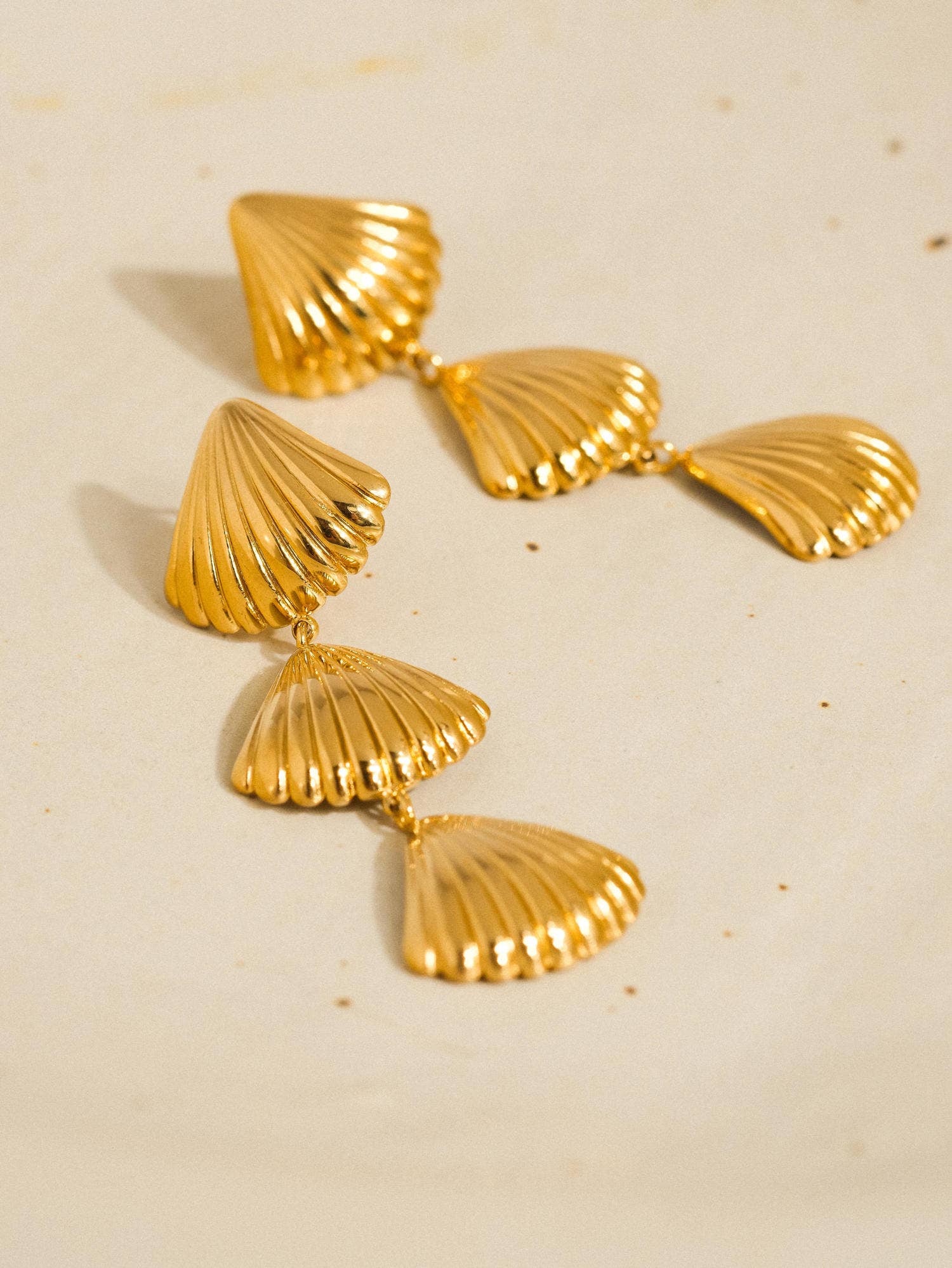 Flânerie by MAIQ - Lydie 18K Gold Non-Tarnish Layered Shell Drop Earring
