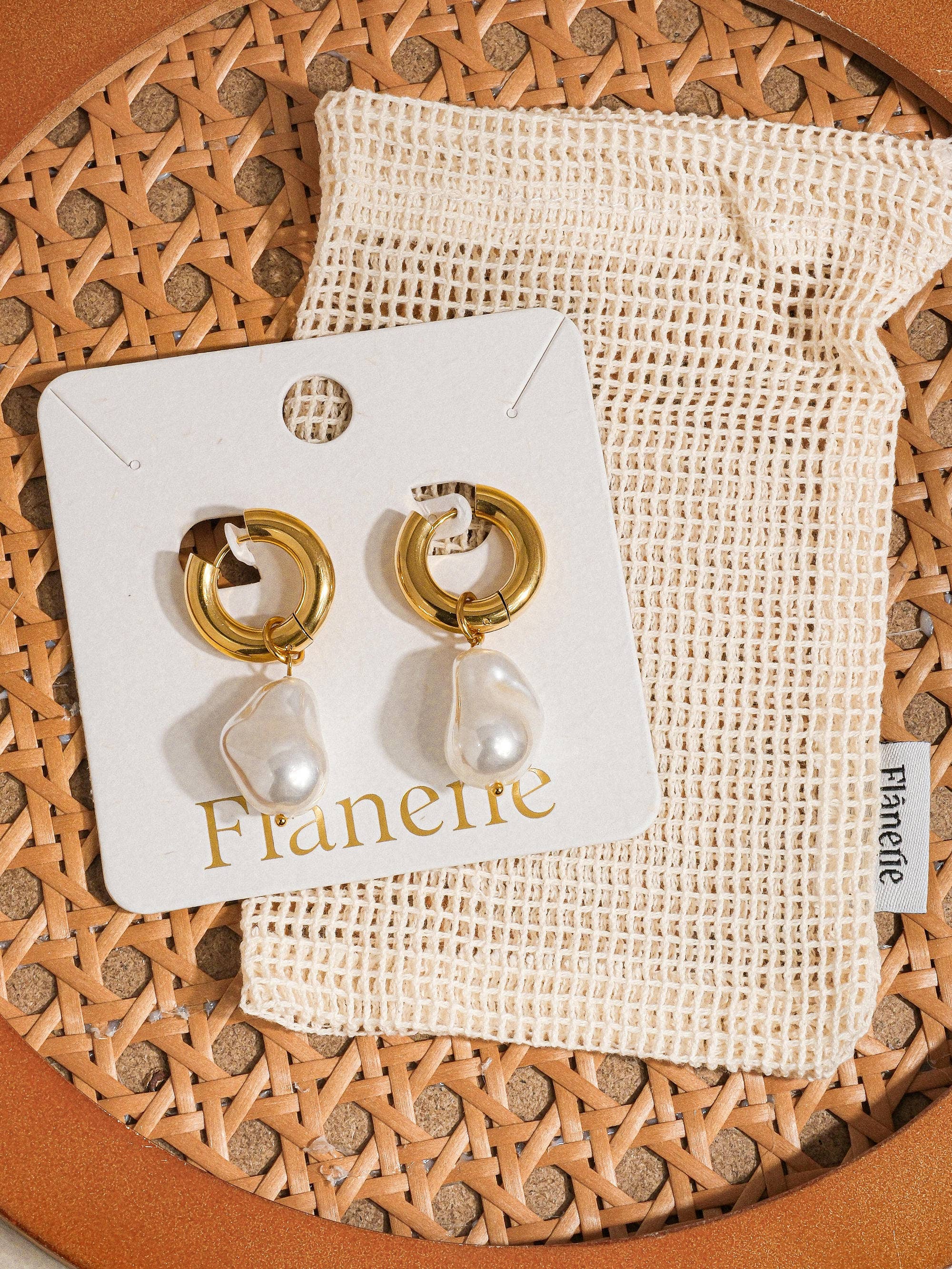 Flânerie by MAIQ - Oceana Gold Statement Large Pearl Earring