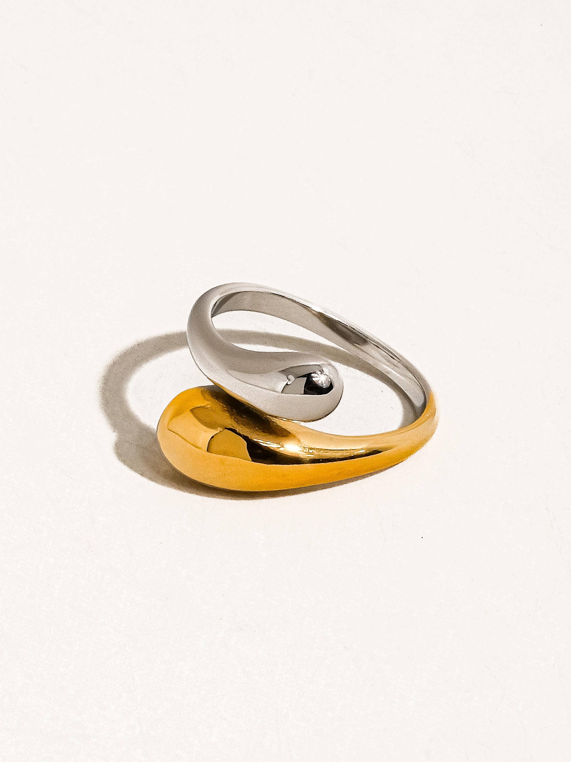 Flânerie by MAIQ - Gabrielle 18K Gold Non-Tarnish Open Twist Ring