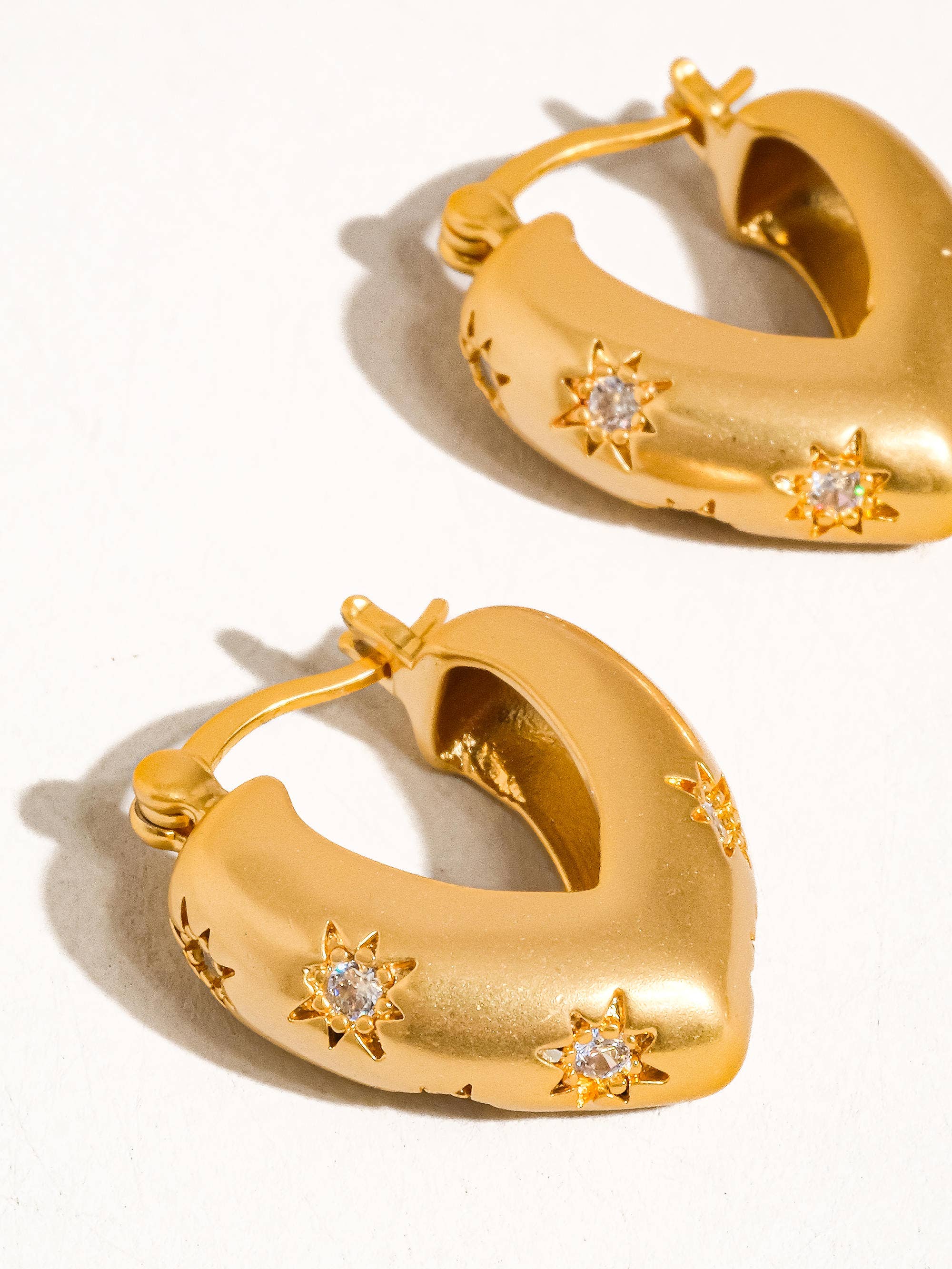 Flânerie by MAIQ - Desi 18K Gold Star CZ Heart Hoop Earring